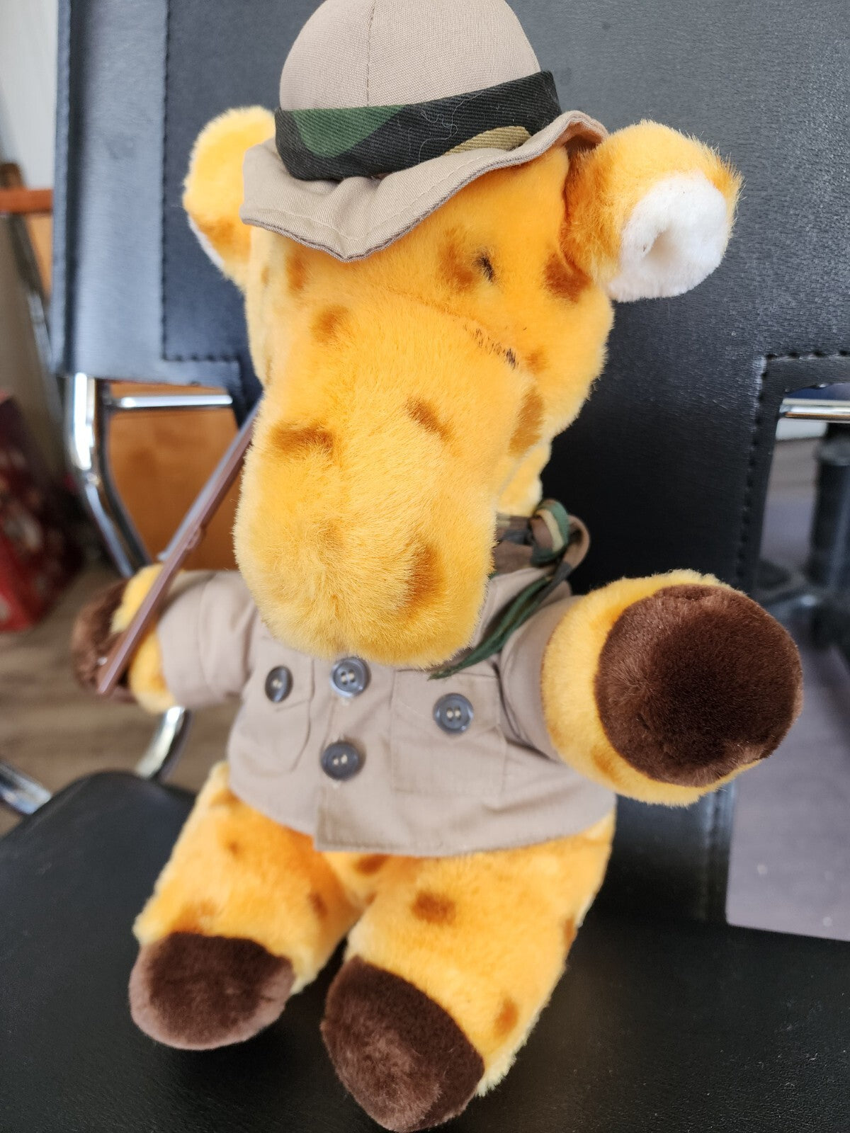 Vtg CHOSUN Safari Hunter Giraffe Plush Animal 13"