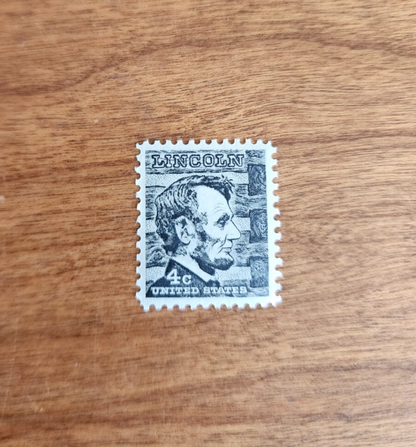 U.S. 4 cents cent Abraham Lincoln US 1965 Postage Stamp