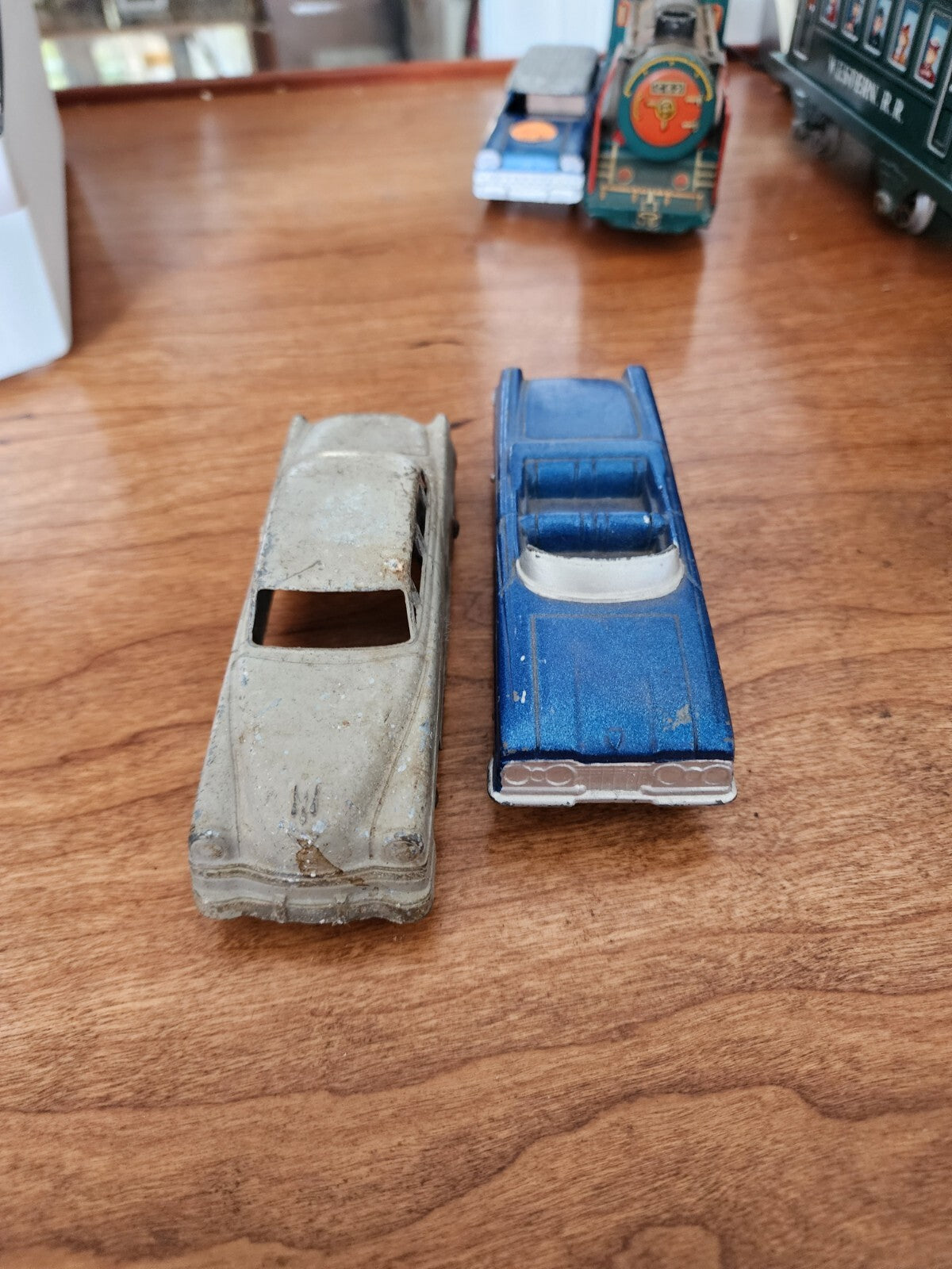 Vtg Tootsie Toy cars~ Made In U.S.A.