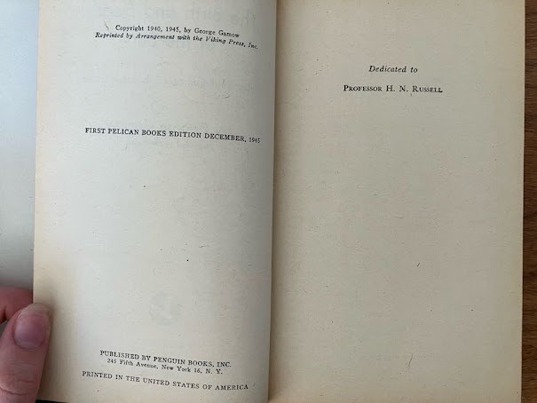 Pelican Books - Mathematician's Delight/The Birth and Death of the Sun-lot of 2