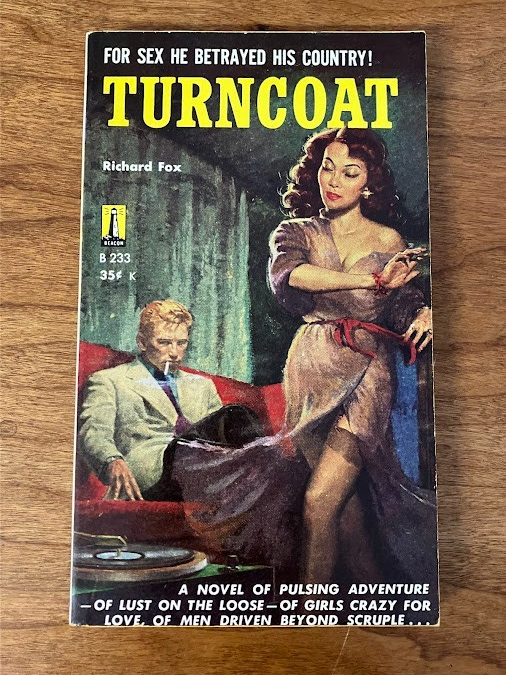 Vintage Paperback - Richard Fox: TURNCOAT