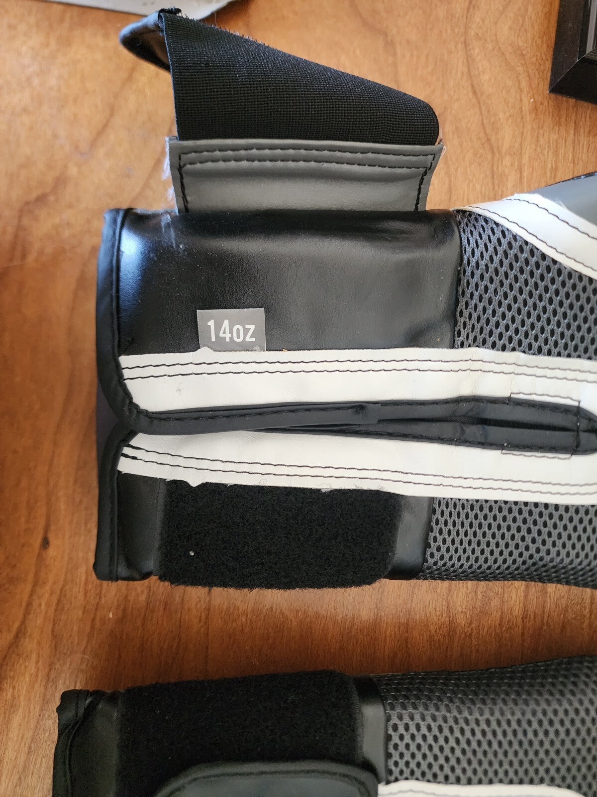 120Z Everlast Pro Style Elite Boxing Gloves