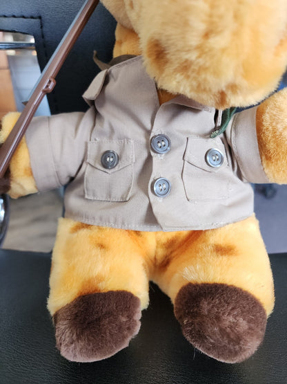Vtg CHOSUN Safari Hunter Giraffe Plush Animal 13"