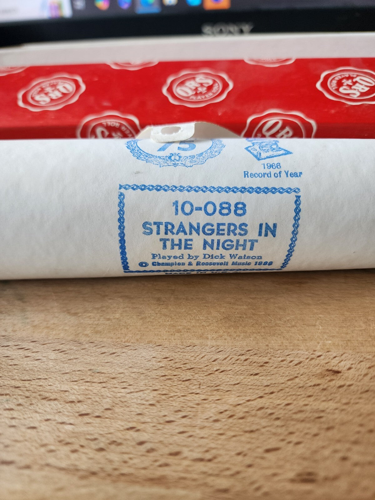 QRS Word Roll Strangers in the night 10-088 Player Piano Roll