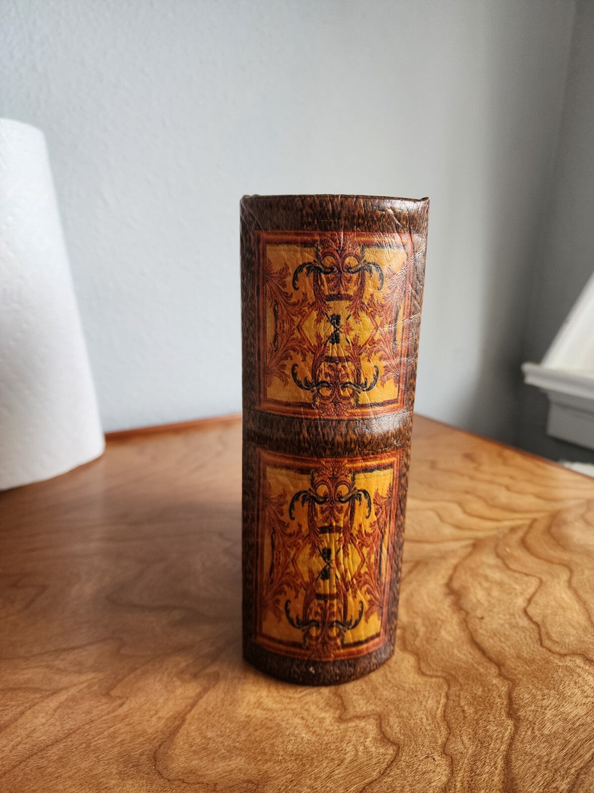 Hidden Compartment Faux Book Magnet Close Lined Secret Cache