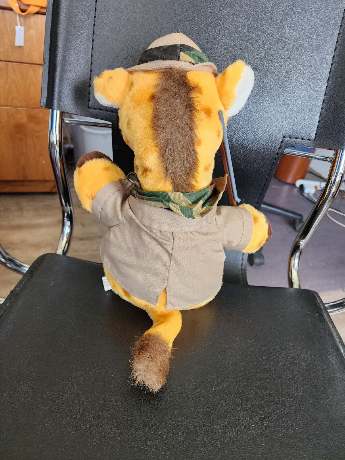 Vtg CHOSUN Safari Hunter Giraffe Plush Animal 13"