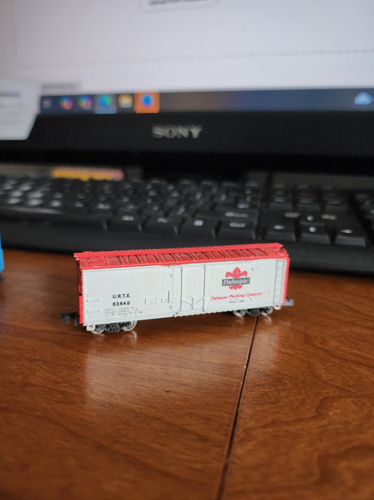 N Scale Con-Cor Dubuque Packing Company 40' Steel Reefer #63648