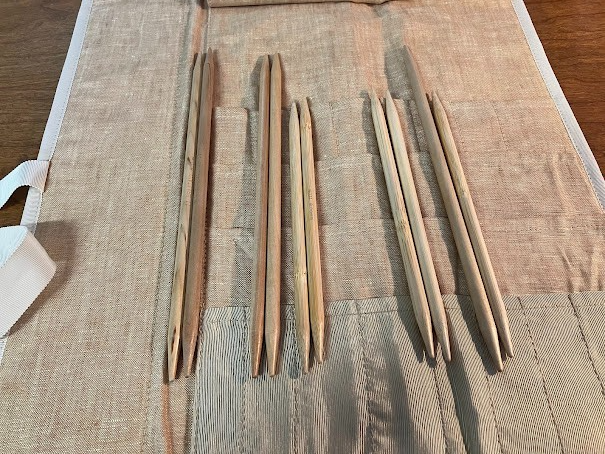 Portable Knitting Needles Organizer Bag & Needles