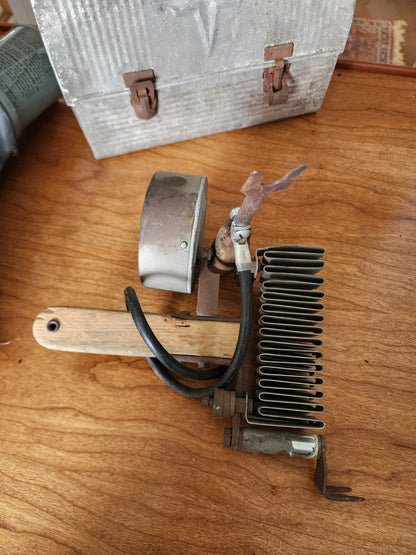 Vtg Hoyt Model No. BT-2A 6 & 12 Bolt Dynamic Battery Loadmaster Tester