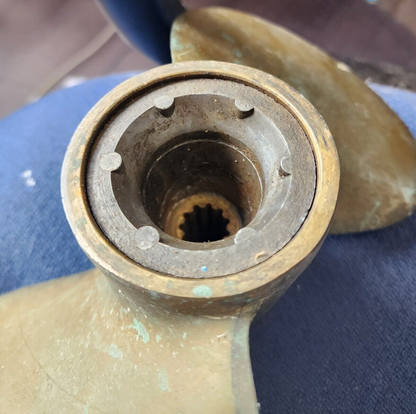 2 Blade brass Quick Silver boat prop 723586A2-11 Vintage