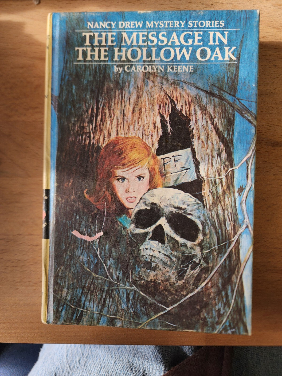The Message in the Hollow Oak (Nancy Drew #12) by Carolyn Keene - 1972)