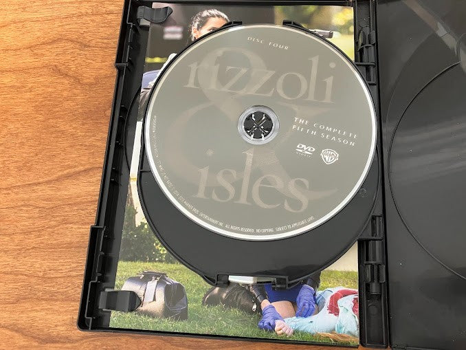 Rizzoli & Isles: The Complete Fifth Season - By Tess Gerritsen