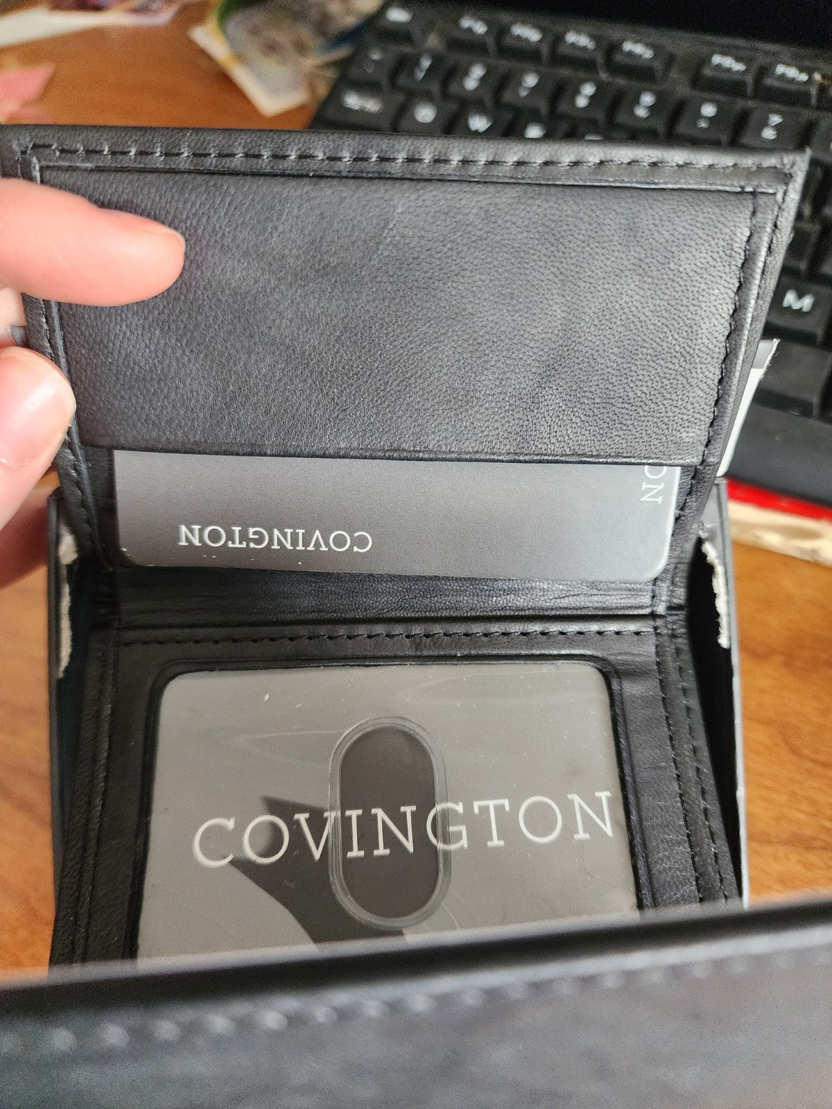Covington Men’s Black Leather Wallet Three Fold