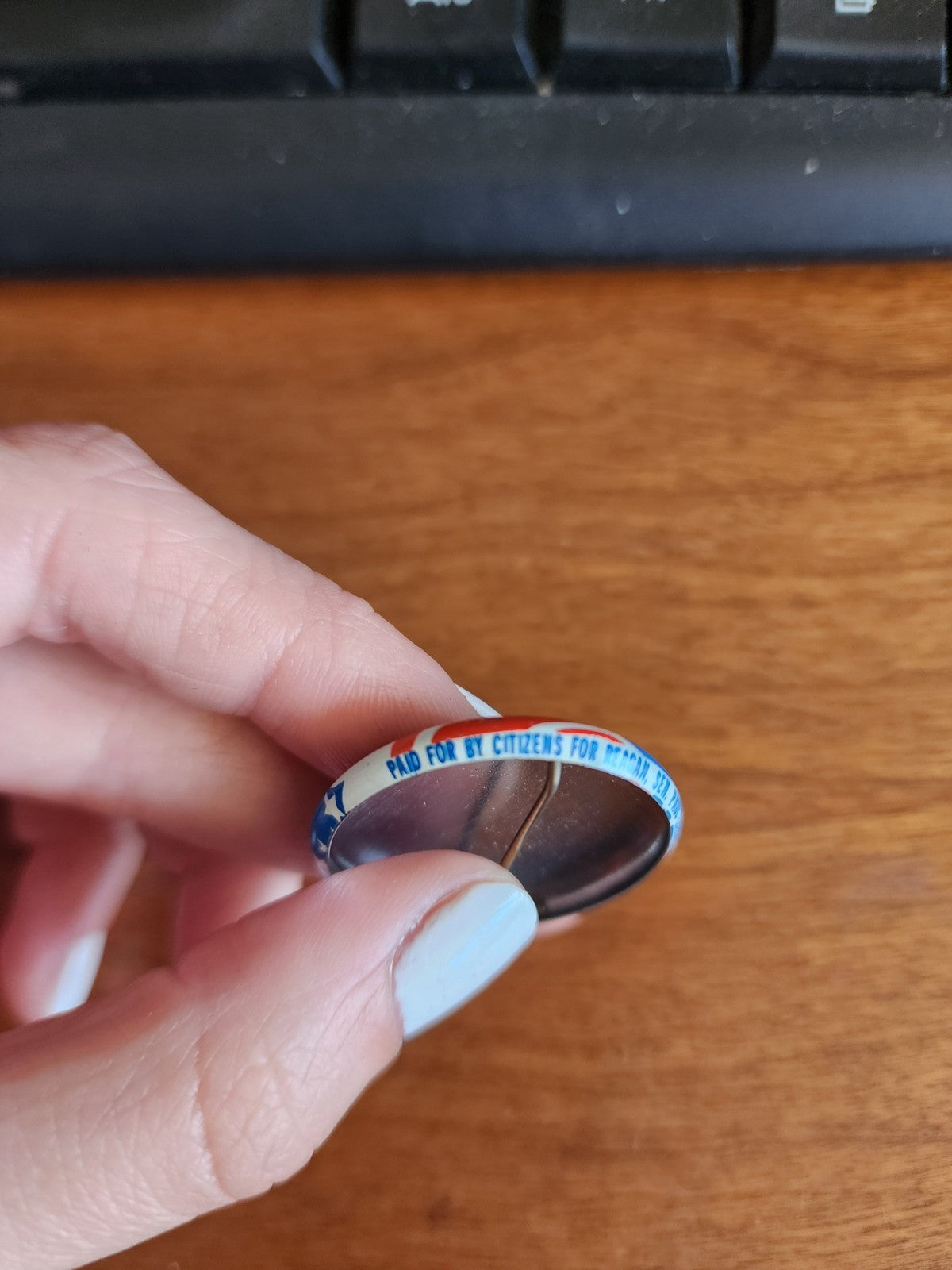 Vintage 1976 Ronald Reagan Republican Logo Pin Buttons