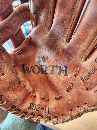 Vintage Worth Red Dot Series RD2-11 Baseball RHT