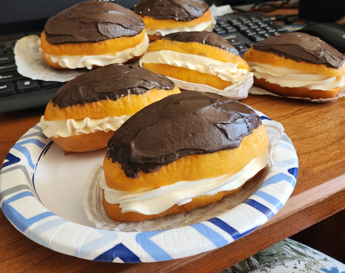 Lot of 6 Display Food Prop Boston Cream Donuts