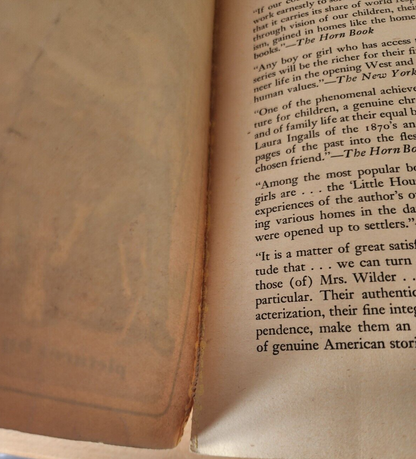 Vintage  paperback Farmer Boy - Laura Ingalls Wilder - 1971 Printing