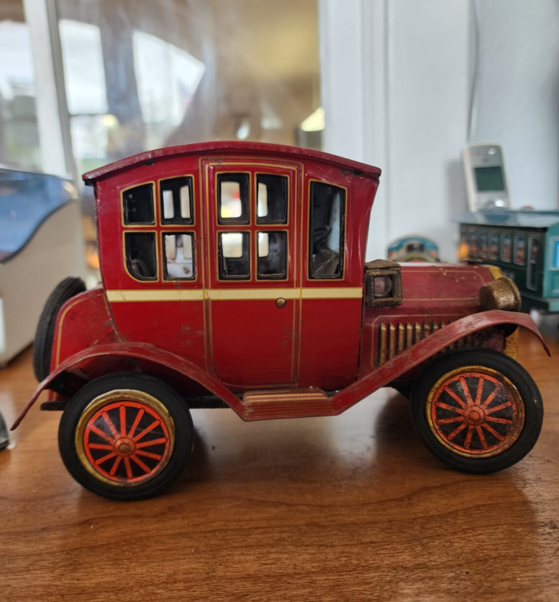Vtg 1950s Battery Operated Tin Toy Trademark Y Japan Grand-Pa Car