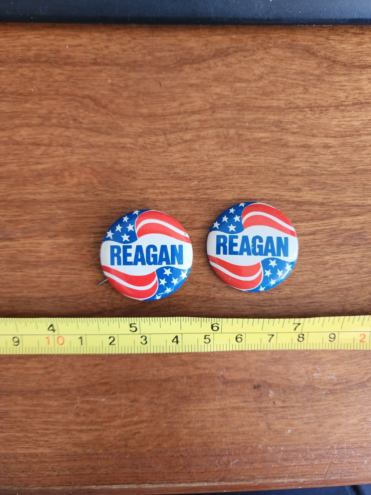 Vintage 1976 Ronald Reagan Republican Logo Pin Buttons