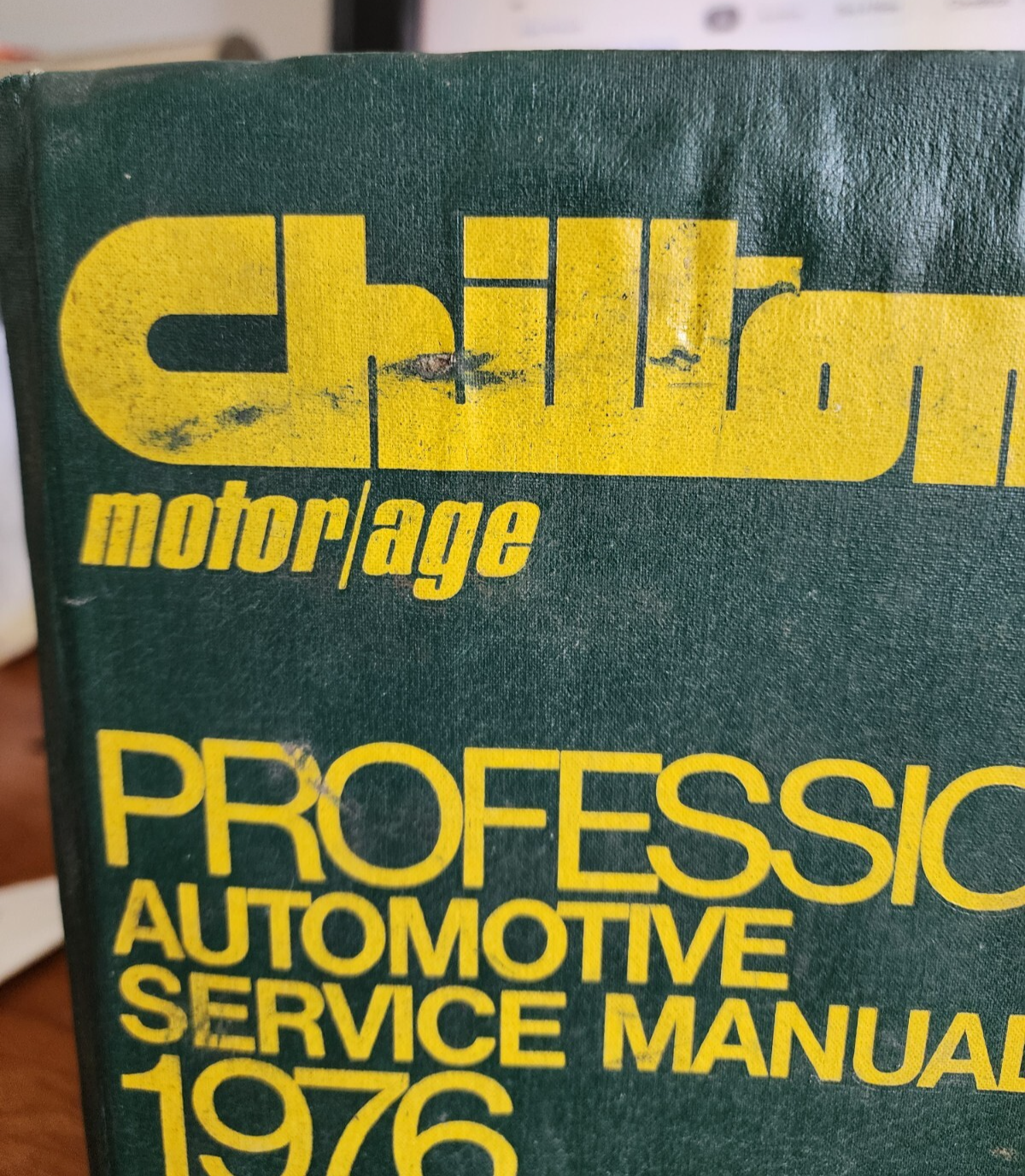 Chilton motor/age Professional Automotive Service Manual 1976