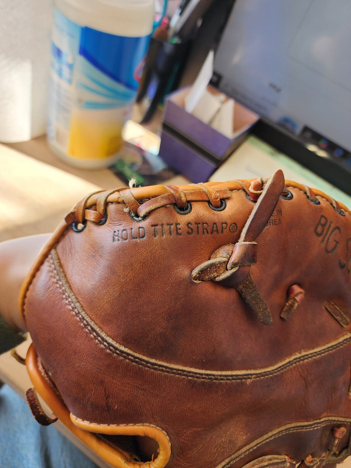 Wilson A2874 Bob Watson Big Scoop 11"-12" First Baseman's Baseball Glove  RHT