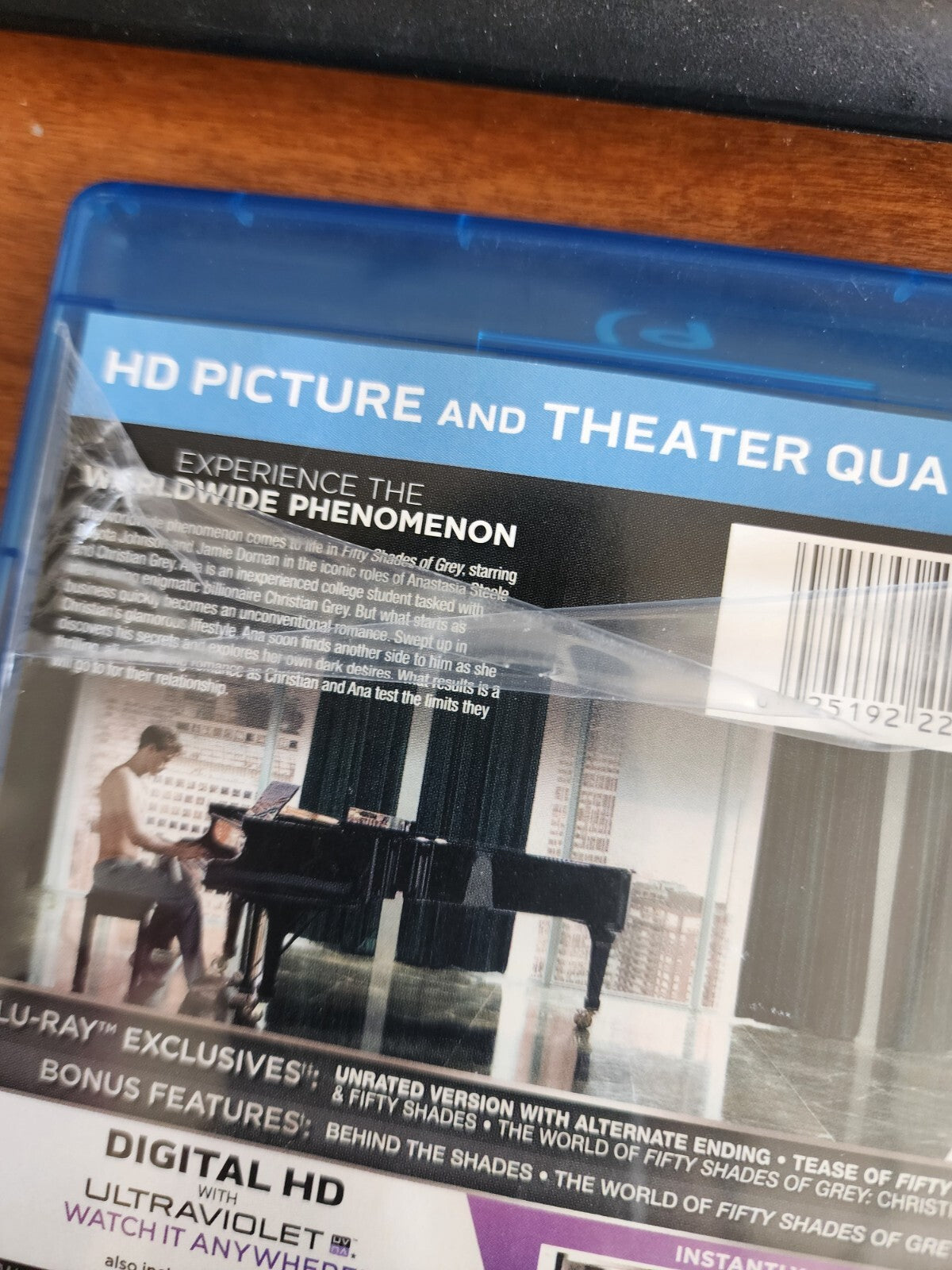 Fifty Shades of Grey [Blu-ray + DVD + Digital]