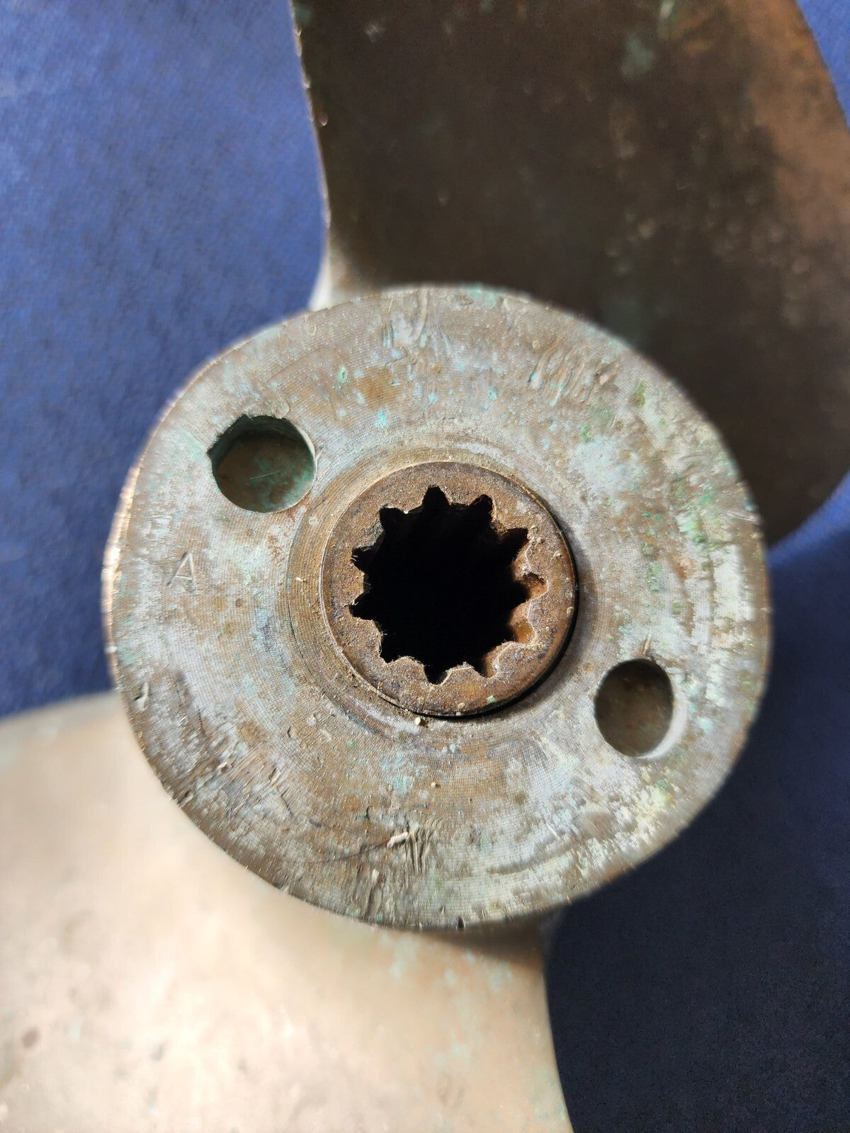 2 Blade brass Quick Silver boat prop 723586A2-11 Vintage