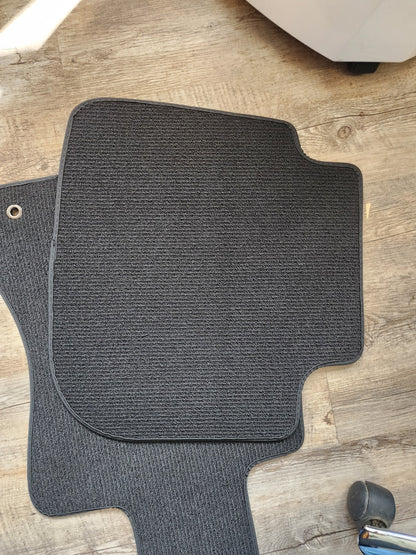 No J505SAL102 New Subaru Legacy Front & Rear Black Carpet Mats