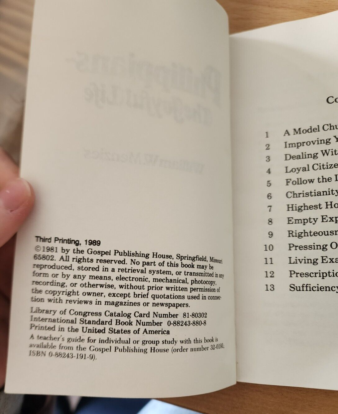 William W. Menzies Philippians - The Joyful Life 1981 Paperback Book