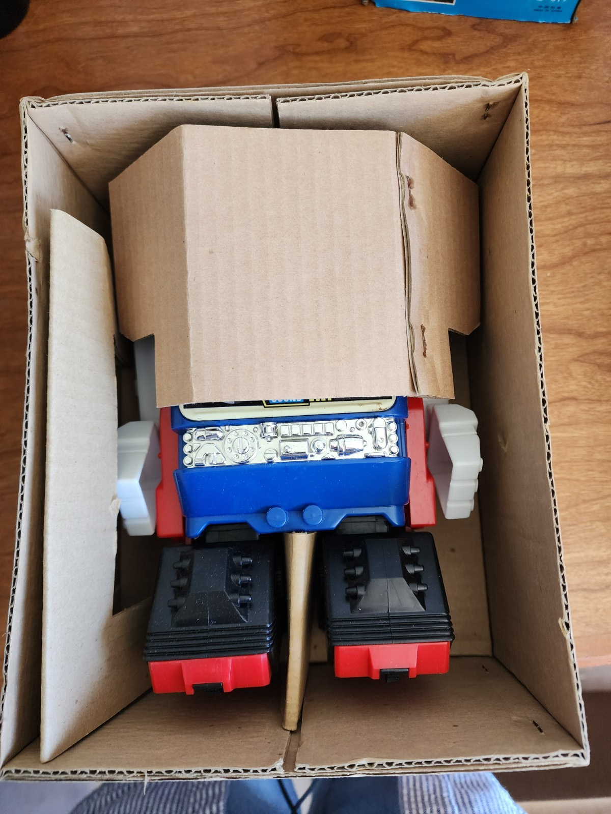 Battery operated Robot Lambda I. Not Tested