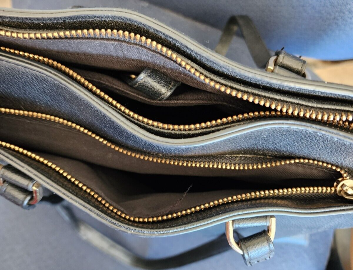 A NEW DAY BRAND WOMENS BLACK PURSE  PREOWNED FAUX LEATHER 
