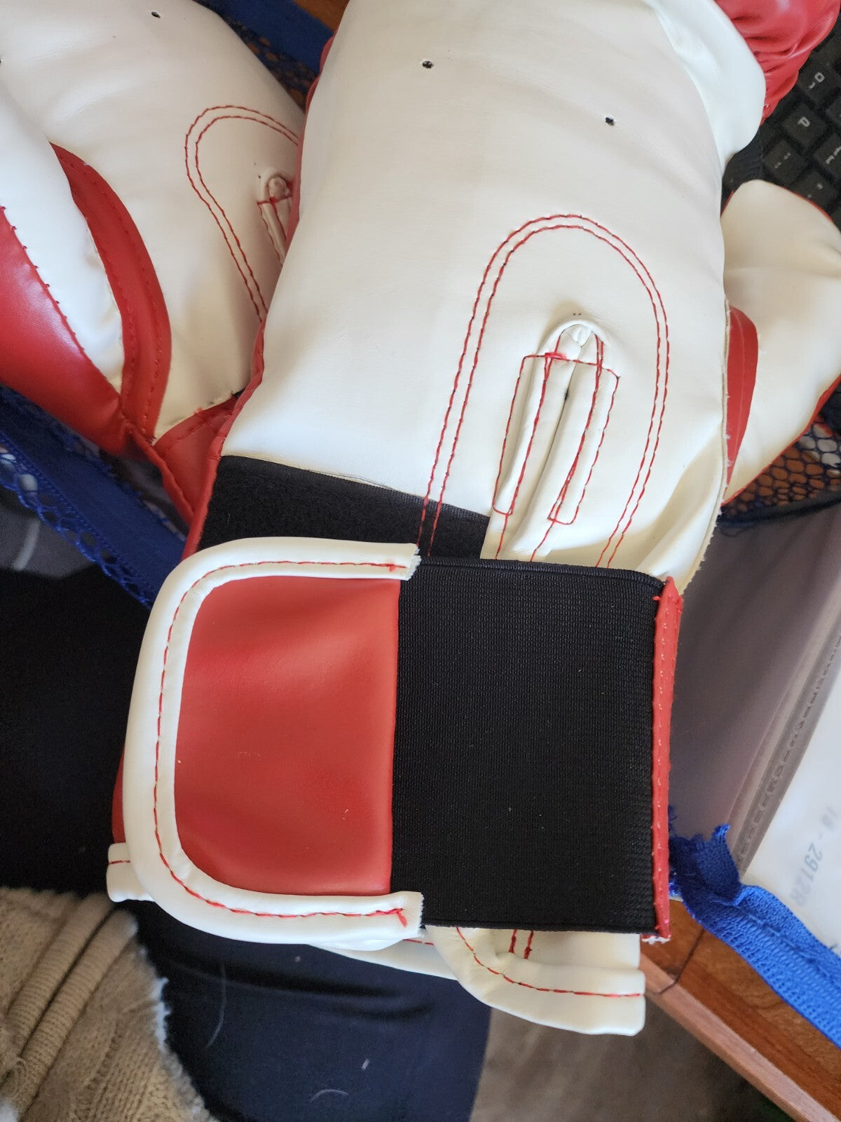 Everlast Boxing Wrist Wrap Training Gloves 12 OZ Model:2912R - NEW