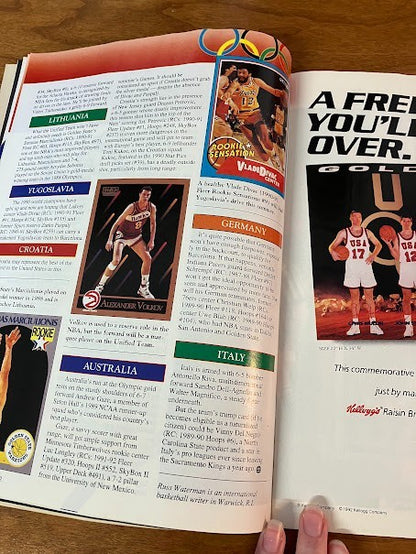 Beckett Basketball July 1992 Issue #24 - With Tickets from 1992