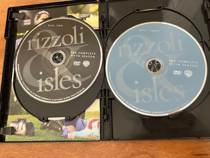 Rizzoli & Isles: The Complete Fifth Season - By Tess Gerritsen