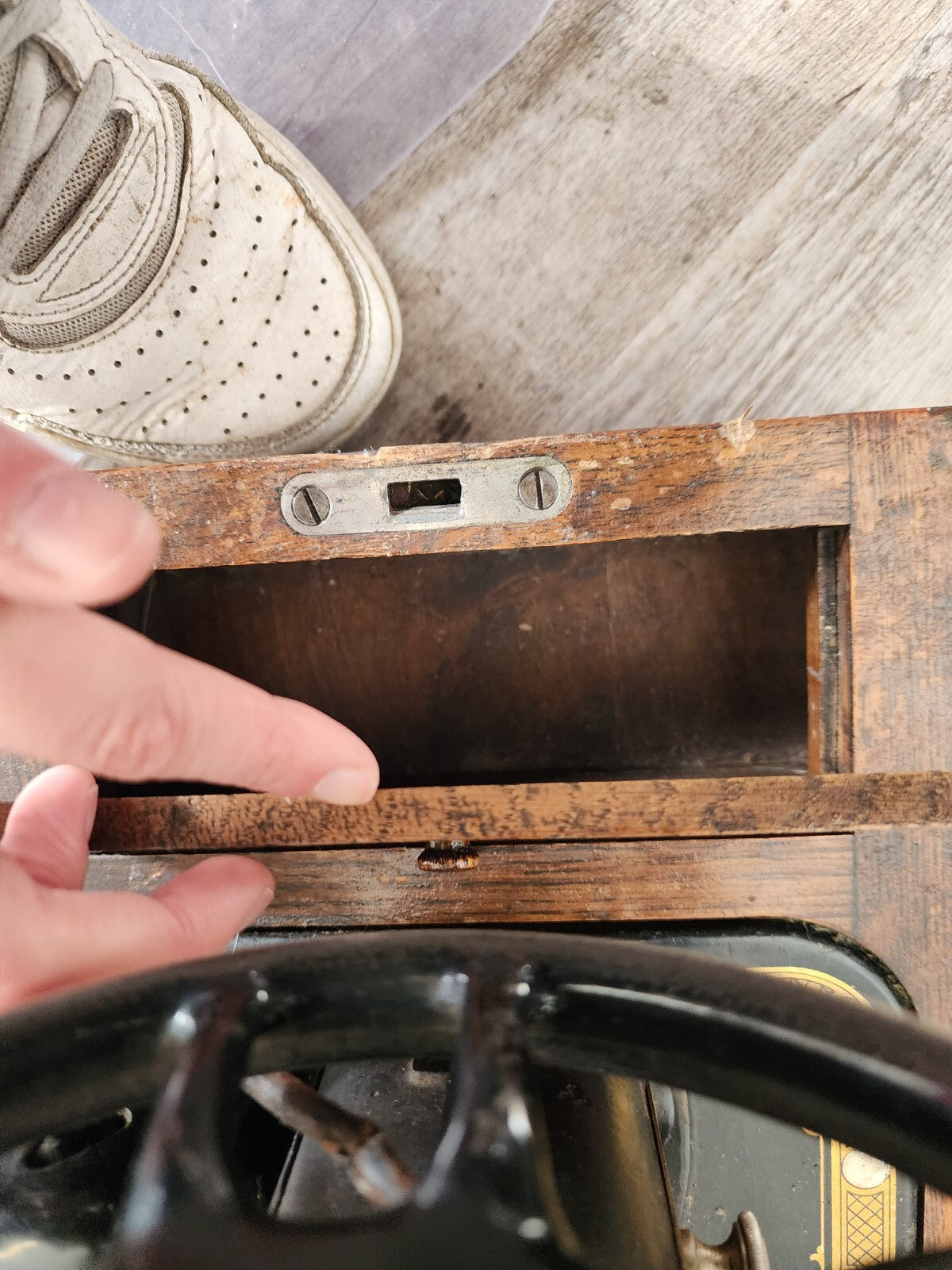 Priscilla Sewing Machine Model 30388 - With Wooden Case & Pedal