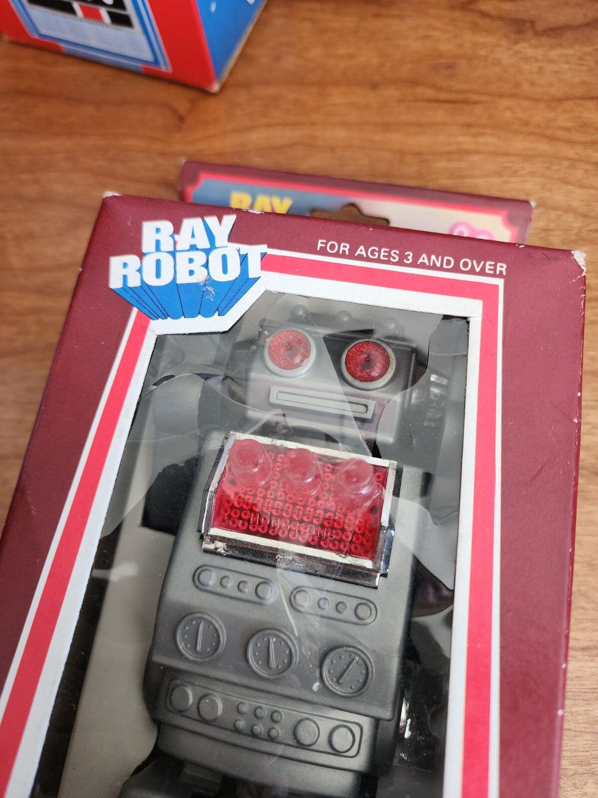 Vtg RAY ROBOT 3214 Sparkling & Walking Plastic Wind-Up Toy