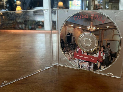 Cuba 2004 - Havana Yacht Club: Dinner Show