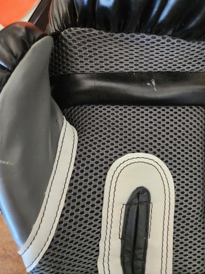 120Z Everlast Pro Style Elite Boxing Gloves