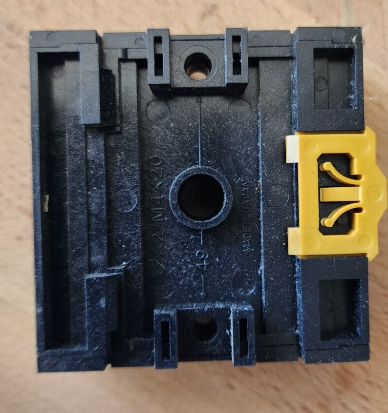 OMRON S3S-C10 CONTROLLER 220VAC 12VDC 50/60HZ