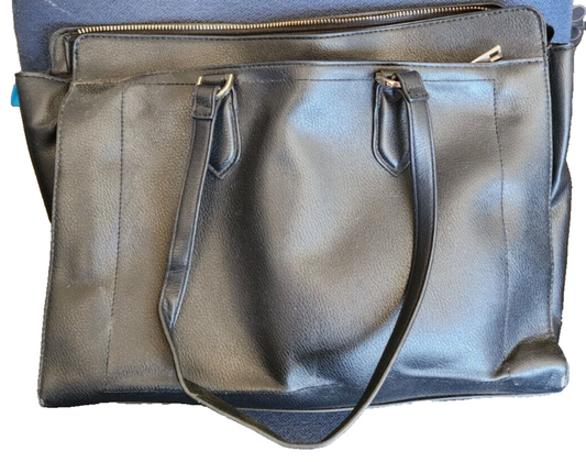 A NEW DAY BRAND WOMENS BLACK PURSE  PREOWNED FAUX LEATHER 