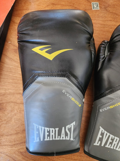 120Z Everlast Pro Style Elite Boxing Gloves