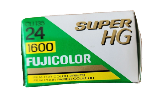 Sealed new fujicolor 24 CU 135 1600 super HG camera film vintage exp 1995