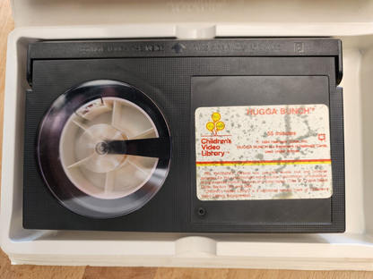 Vtg HUGGA BUNCH BETA 1984 Children's Video Library Clamshell 80s Live Action