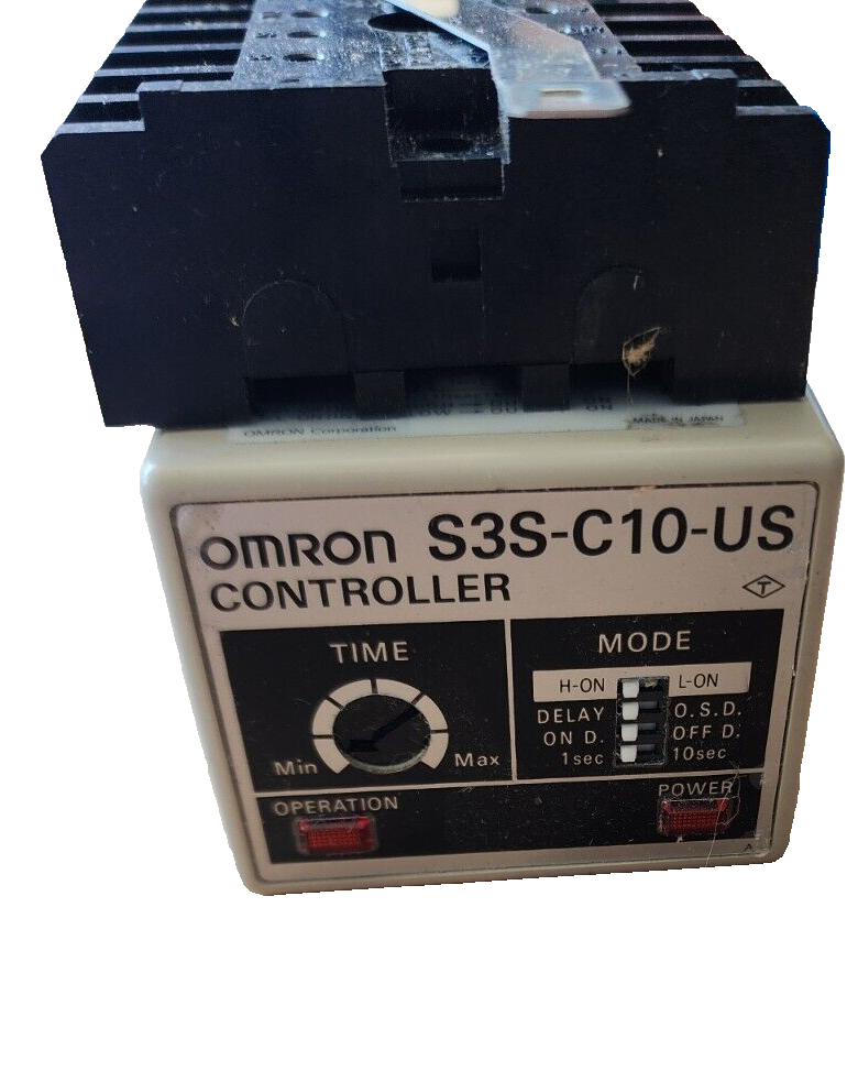 OMRON S3S-C10 CONTROLLER 220VAC 12VDC 50/60HZ