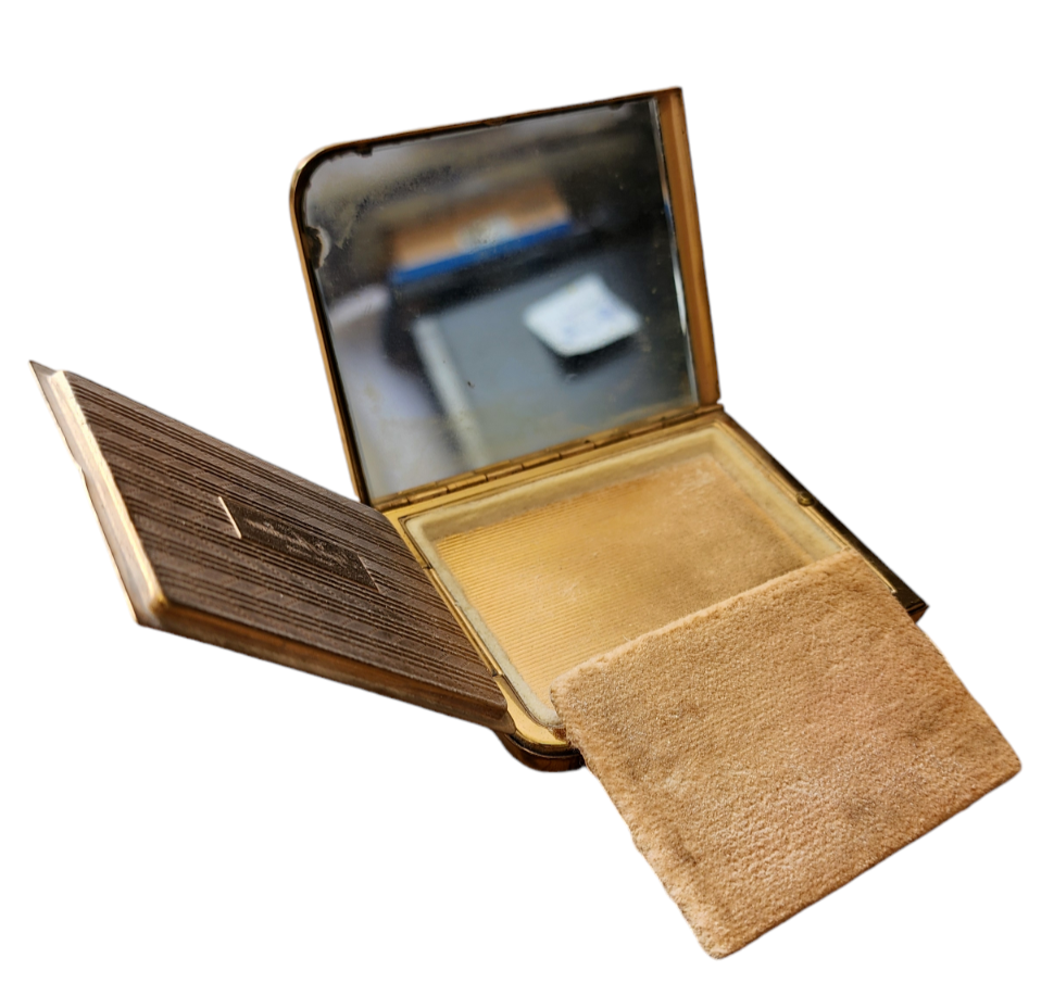 Vtg Elgin Brass American Compact Engraved "Mother" USA