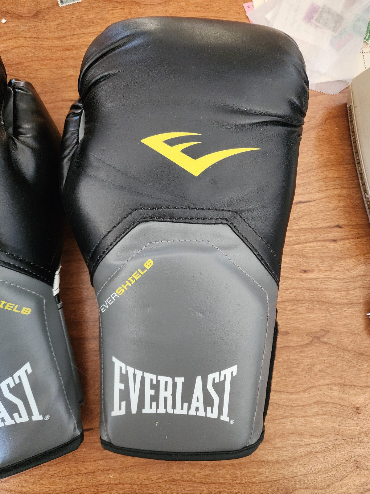 120Z Everlast Pro Style Elite Boxing Gloves