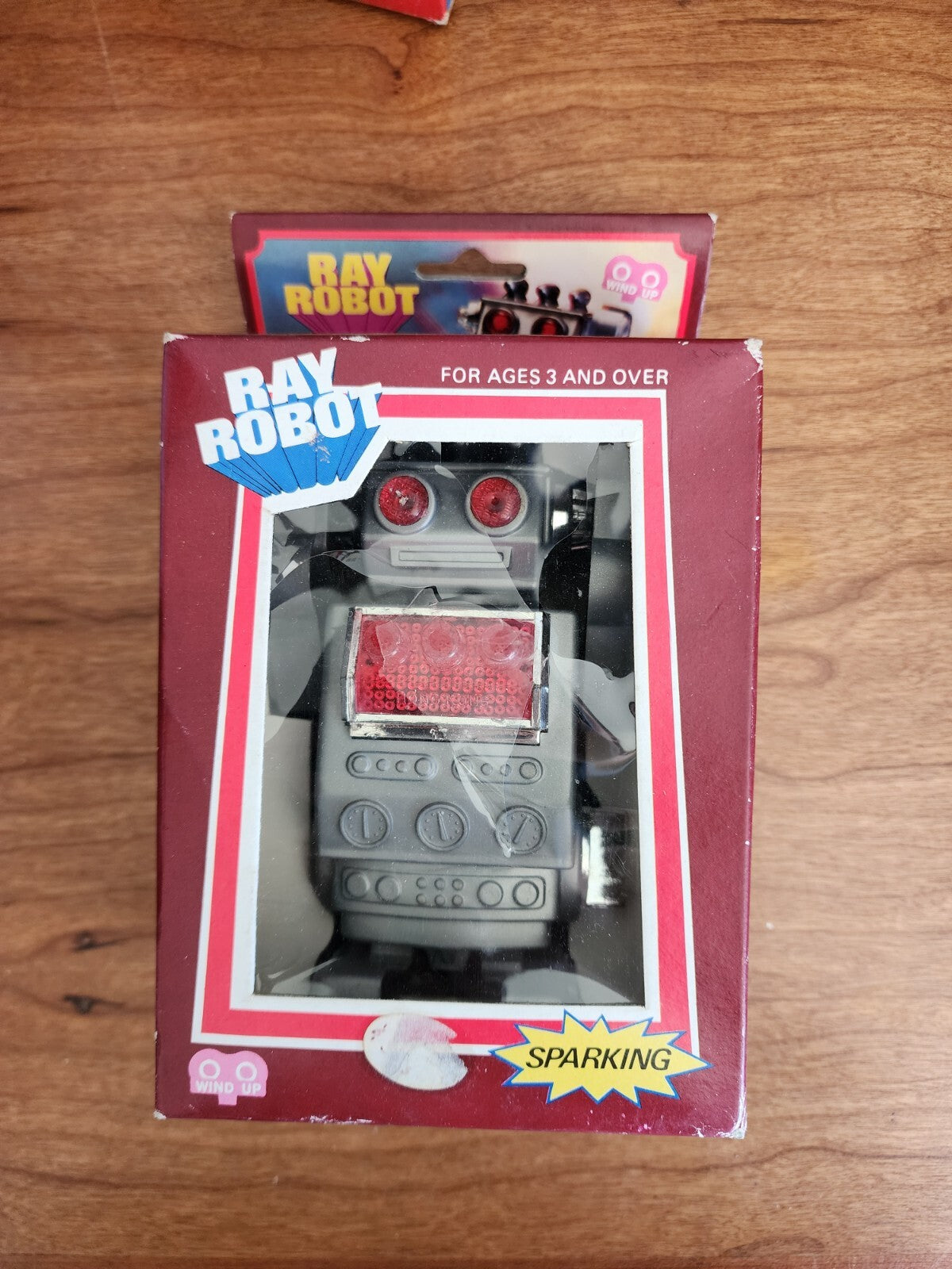 Vtg RAY ROBOT 3214 Sparkling & Walking Plastic Wind-Up Toy