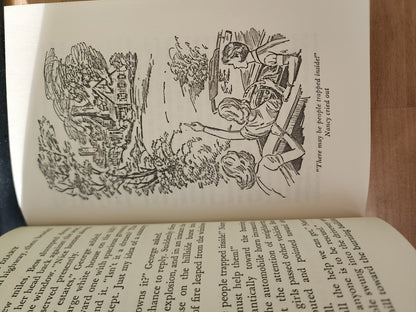 Nancy Drew The Clue In The Diary #7 Vintage Carolyn Keene (1962)