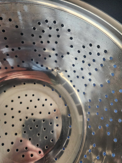 Cuisine Cookware's World Class 18/8 Stainless Steel Colander Strainer