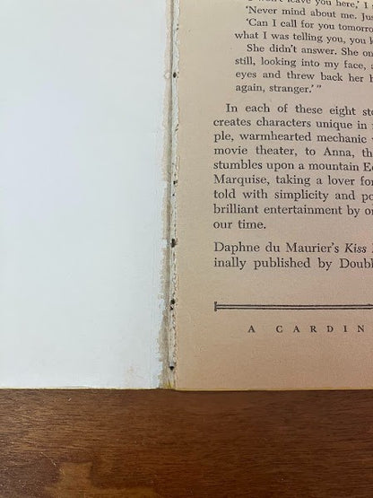 Cardinal Book - Kiss Me Again Stranger by Daphne du Maurier